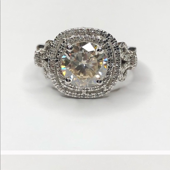 Jewelry - 2C Moissonite Halo size 8 beautiful ring